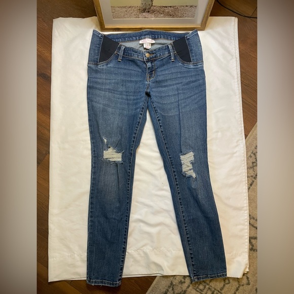 Isabel Maternity by Ingrid & Isabel Denim - Isabel Maternity size 8 skinny distressed jeans